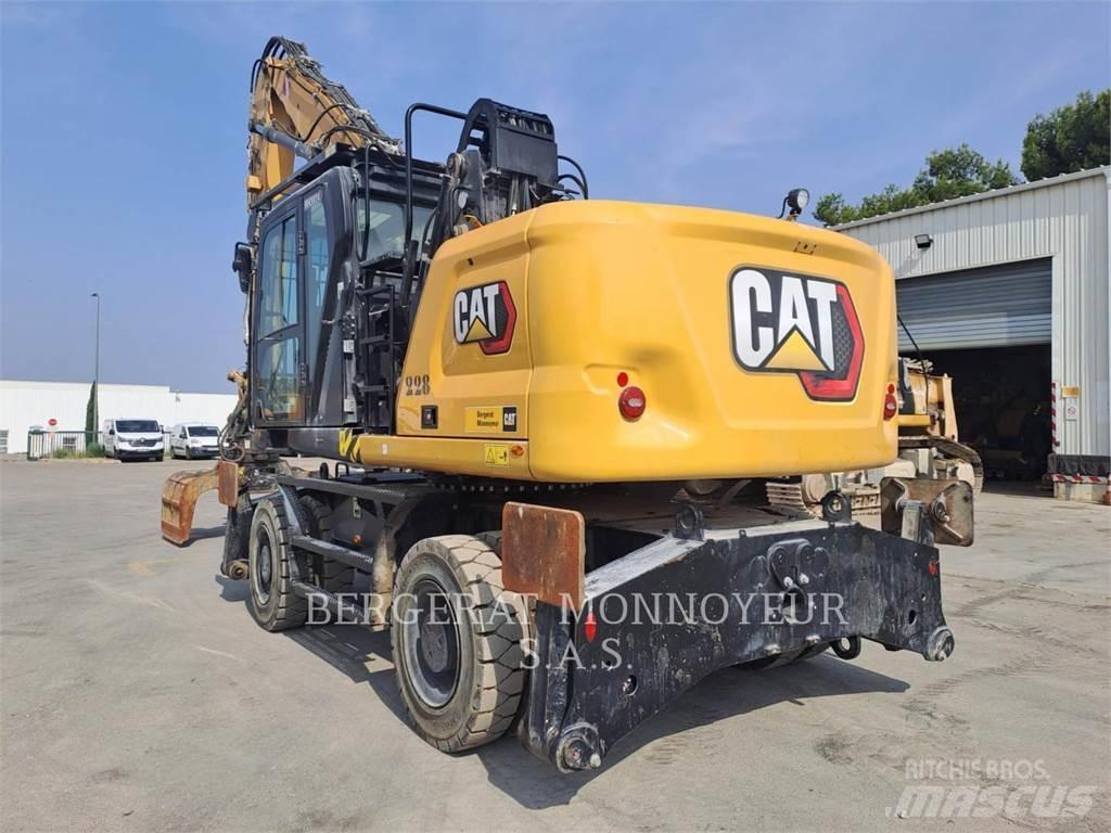 CAT MH3024 حفارات بعجل