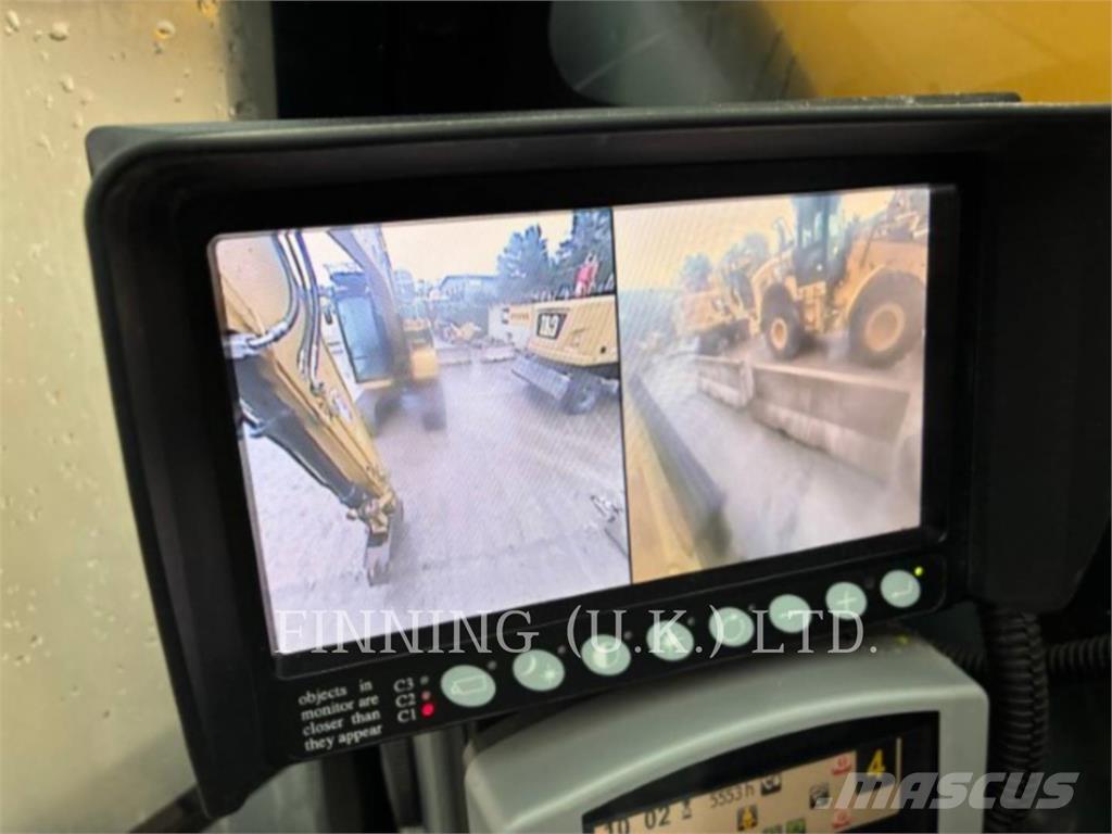 CAT MH3024 حفارات هدم