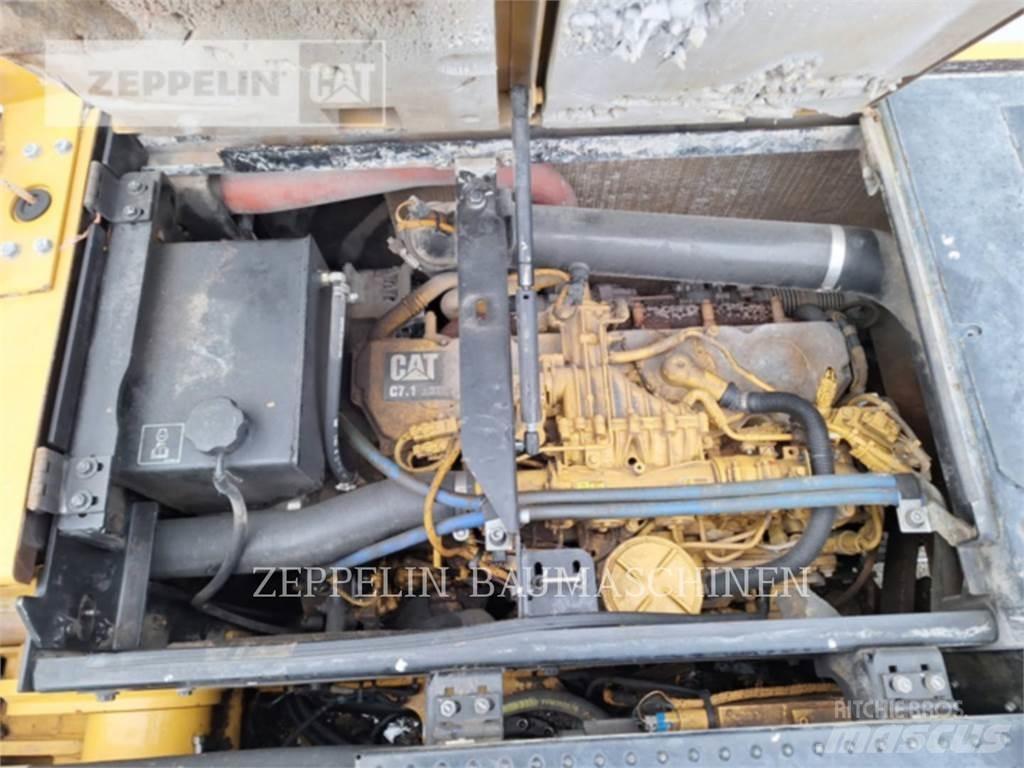 CAT MH3024-06C حفارات هدم