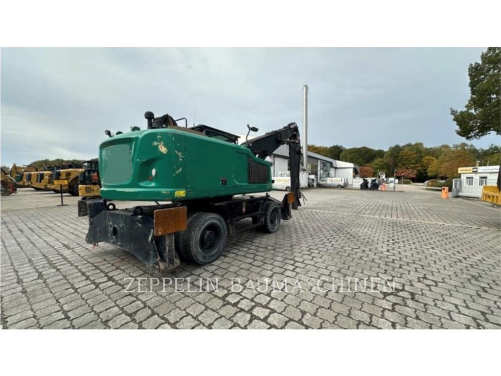 CAT MH3024-06C حفارات هدم