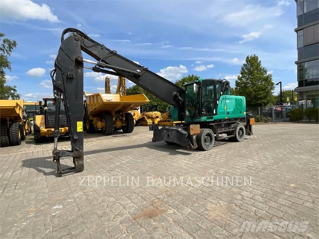 CAT MH3024-06C حفارات هدم