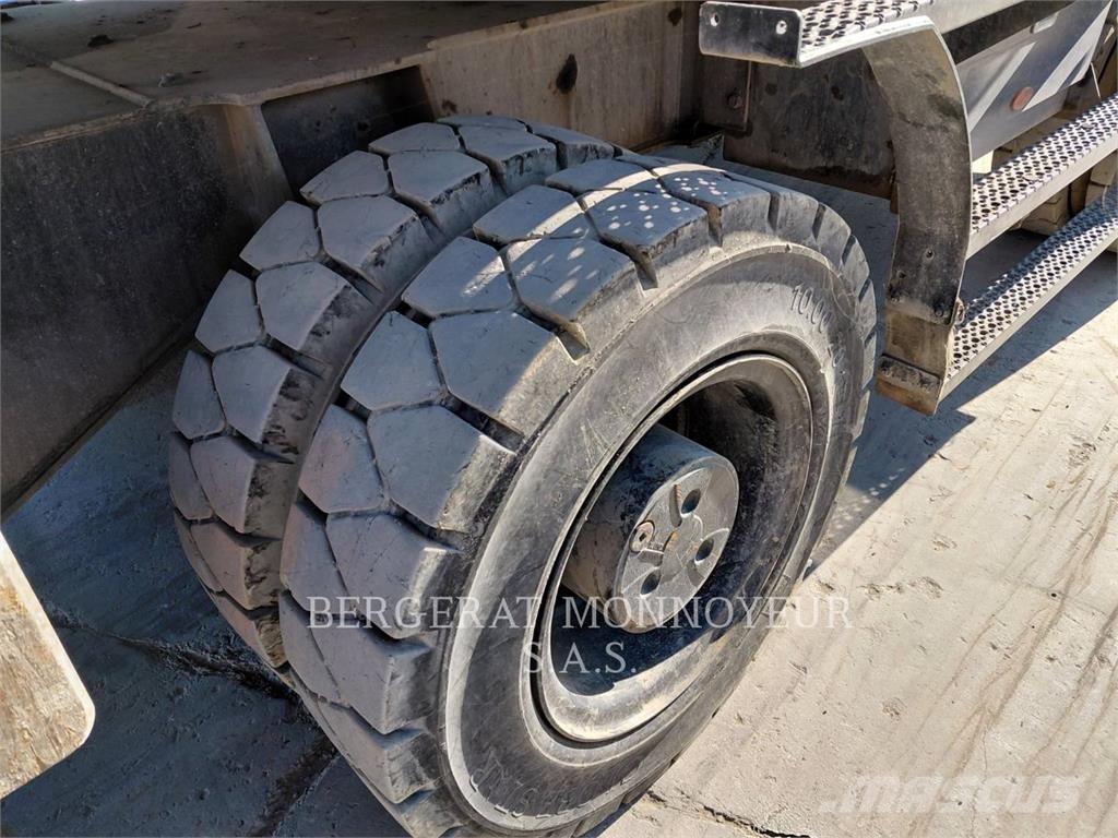 CAT MH3024-1 حفارات بعجل