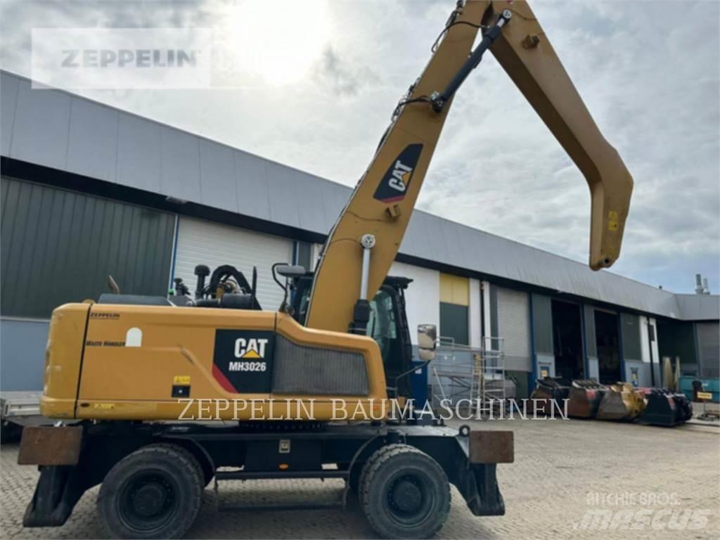 CAT MH3026-06C حفارات هدم