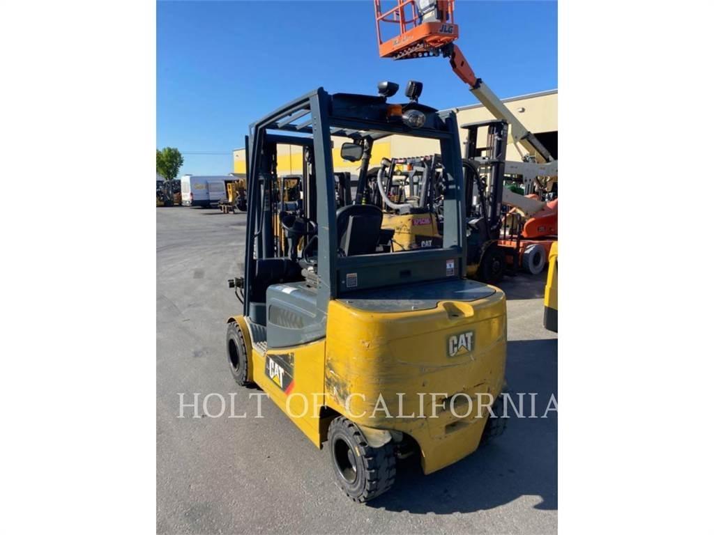 CAT MITSUBISHI 2EP6500 شاحنات ذات رافعات شوكية تعمل بالكهرباء