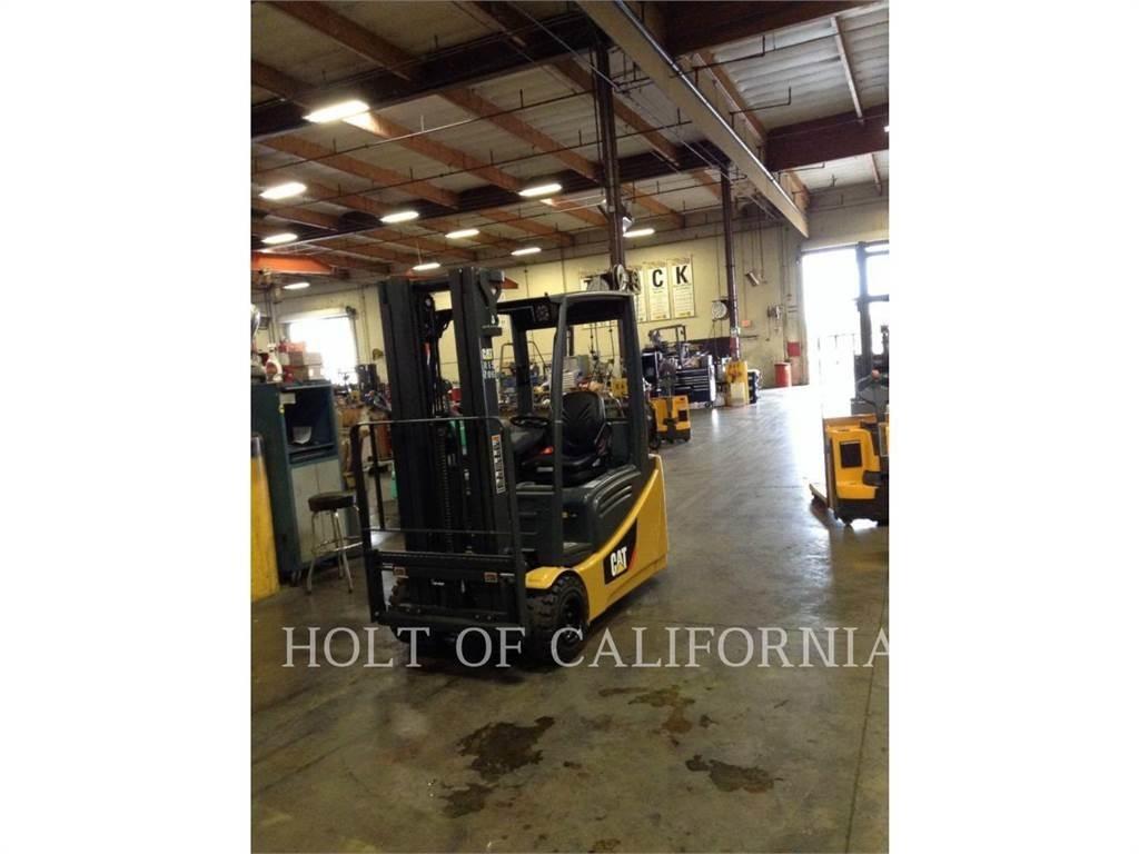CAT MITSUBISHI 2ET4000 شاحنات ذات رافعات شوكية تعمل بالكهرباء