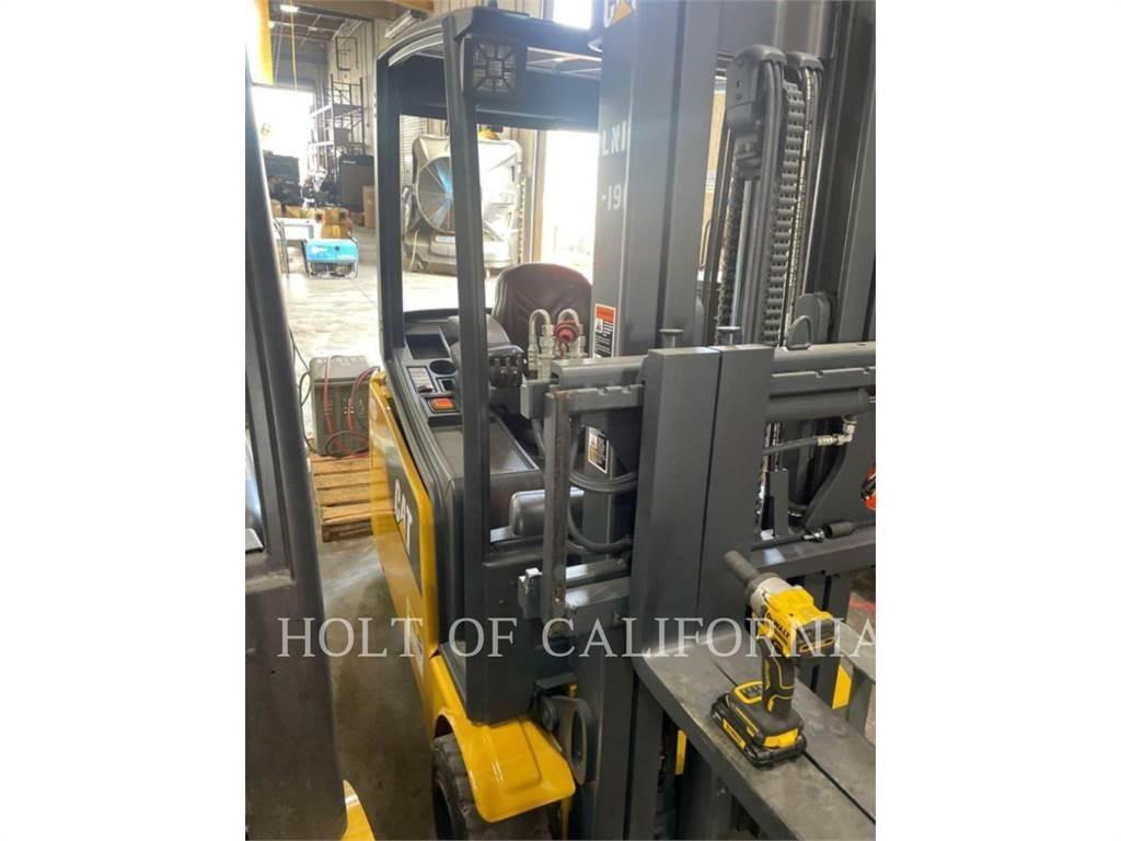 CAT MITSUBISHI 2ET4000 شاحنات ذات رافعات شوكية تعمل بالكهرباء