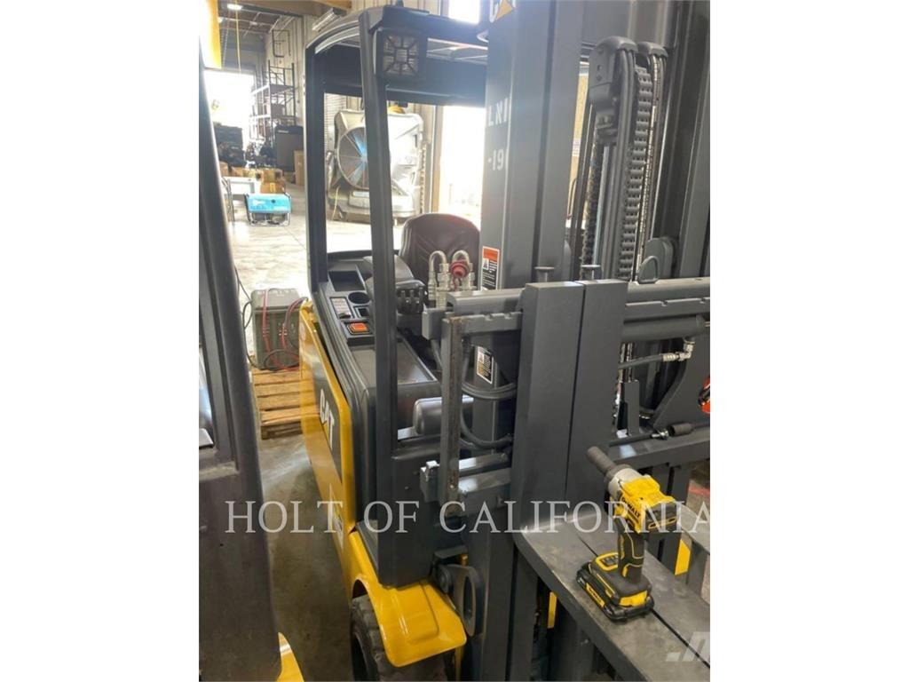 CAT MITSUBISHI 2ET4000 شاحنات ذات رافعات شوكية تعمل بالكهرباء