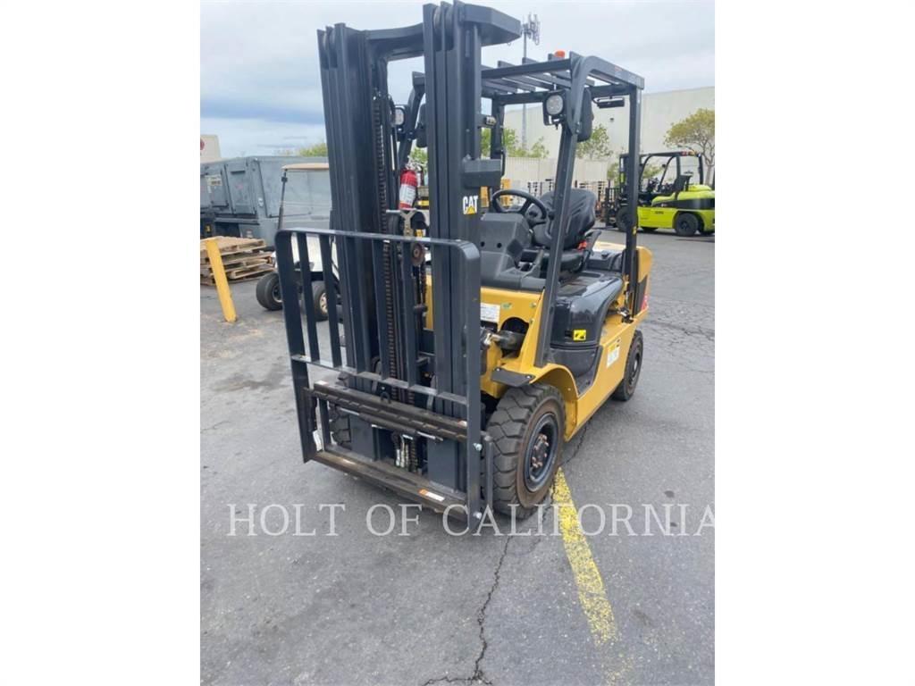 CAT MITSUBISHI DP25N5 شاحنات الديزل