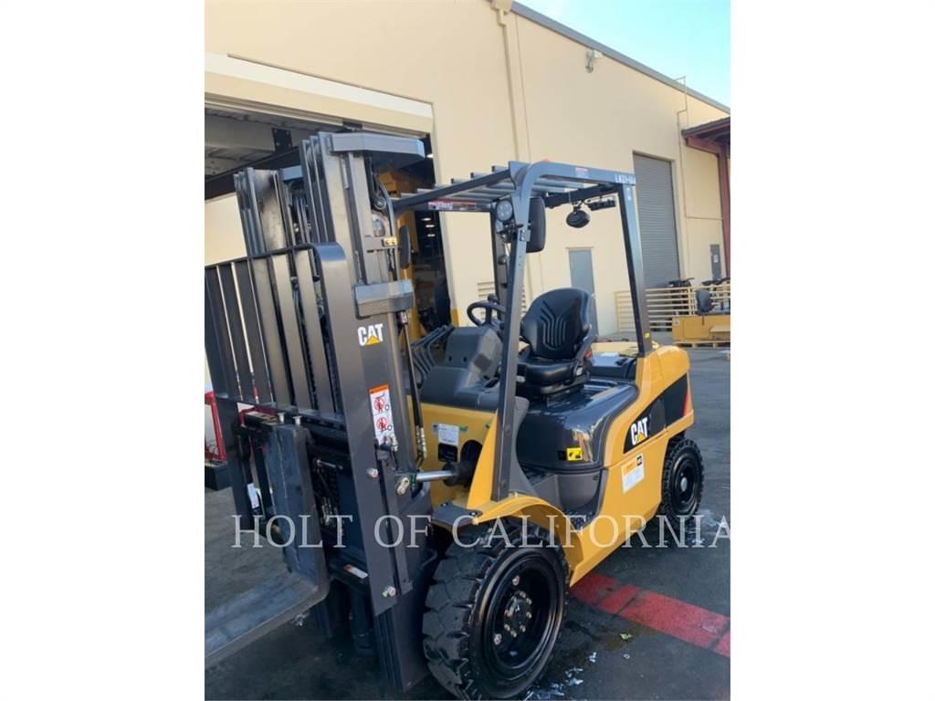 CAT MITSUBISHI DP30N5 شاحنات الديزل