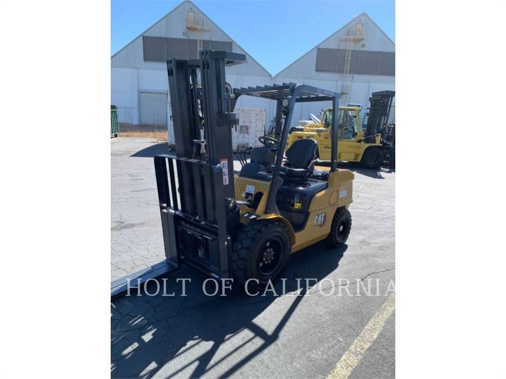 CAT MITSUBISHI DP35N5 شاحنات الديزل