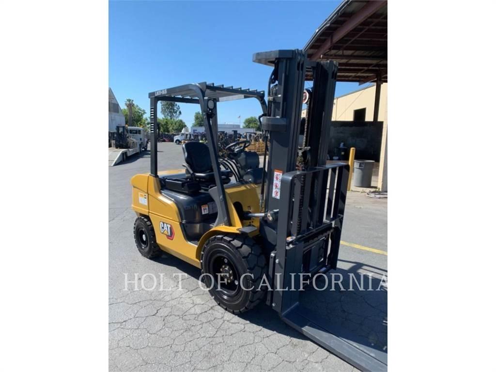 CAT MITSUBISHI DP35N5 شاحنات الديزل