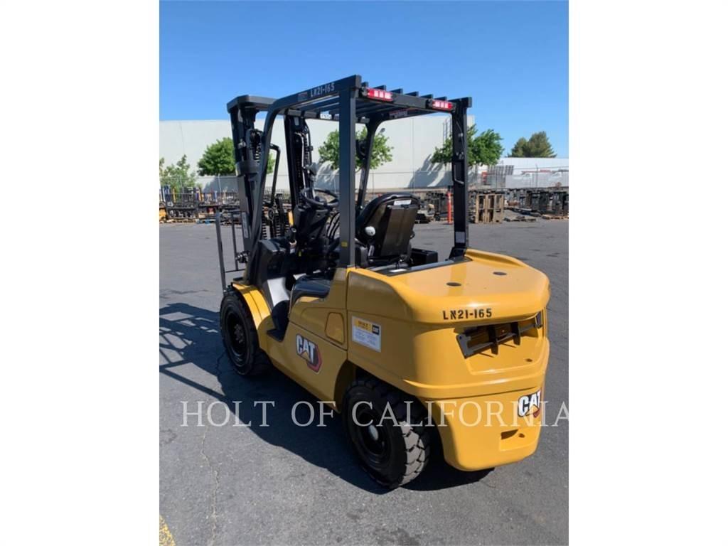 CAT MITSUBISHI DP35N5 شاحنات الديزل