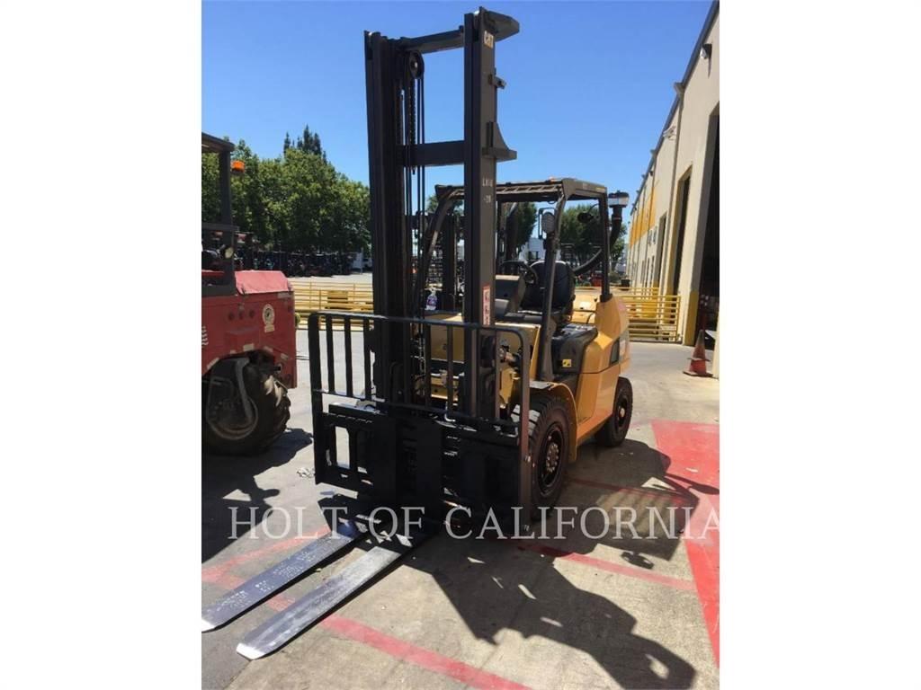 CAT MITSUBISHI DP40N1 شاحنات الديزل