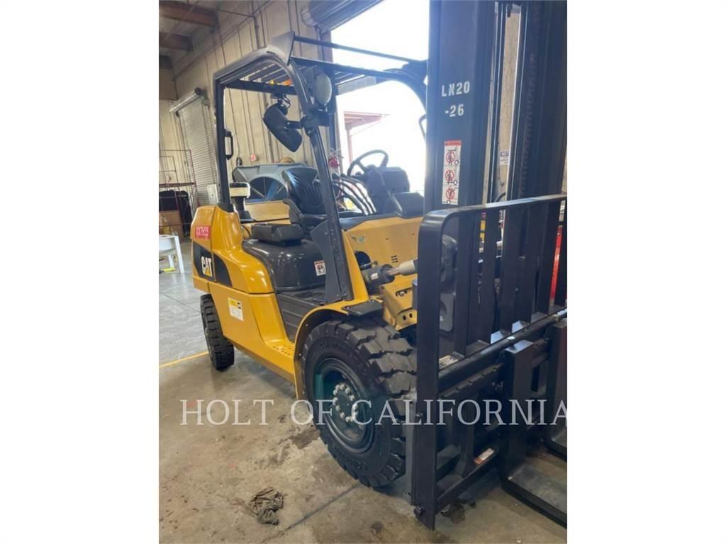 CAT MITSUBISHI DP45N1 شاحنات الديزل