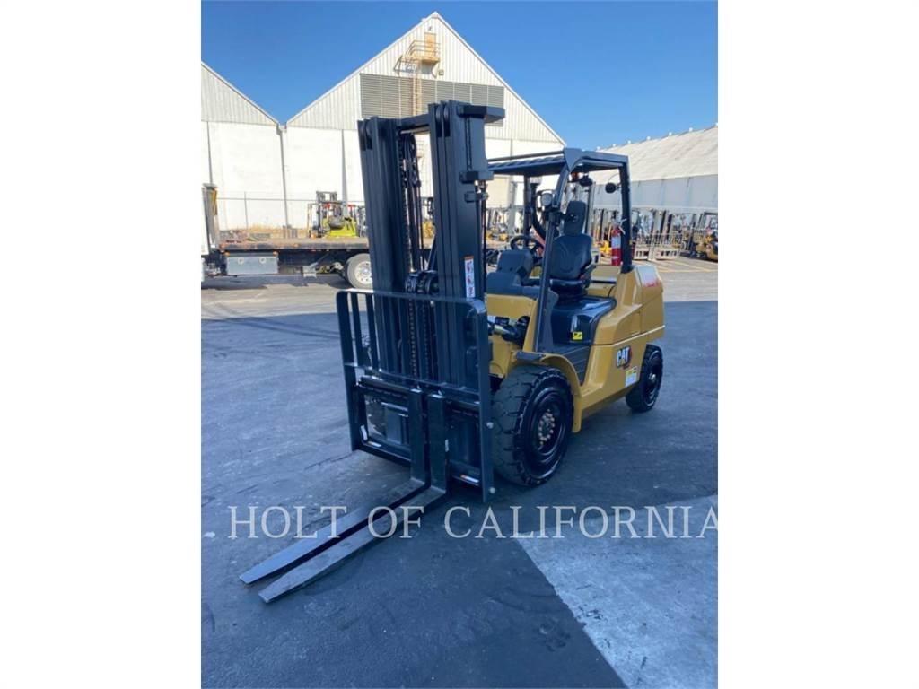 CAT MITSUBISHI DP50CN1 شاحنات الديزل
