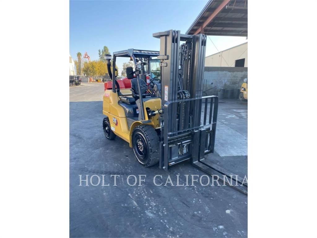 CAT MITSUBISHI DP50CN1 شاحنات الديزل