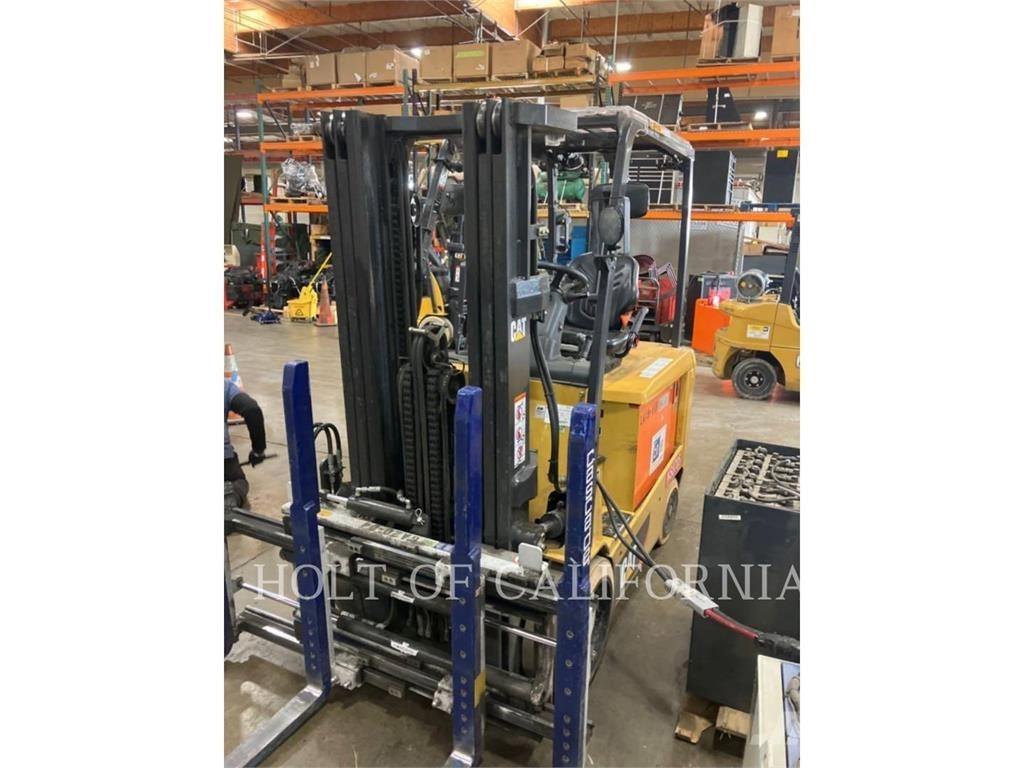 CAT MITSUBISHI EC30N2 شاحنات ذات رافعات شوكية تعمل بالكهرباء