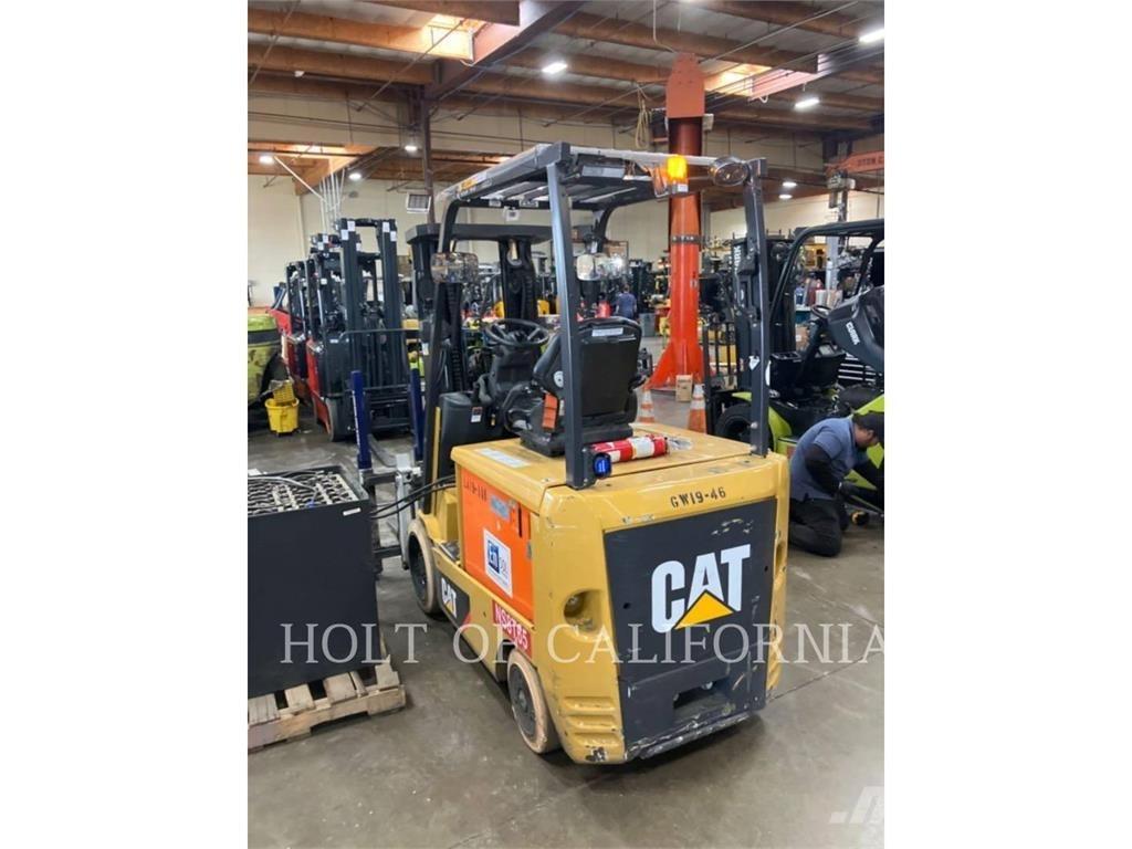 CAT MITSUBISHI EC30N2 شاحنات ذات رافعات شوكية تعمل بالكهرباء