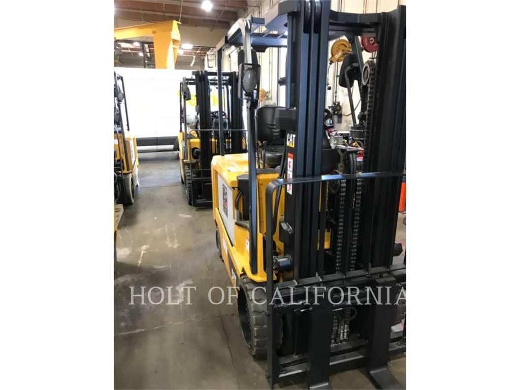 CAT MITSUBISHI EC30N3 شاحنات ذات رافعات شوكية تعمل بالكهرباء