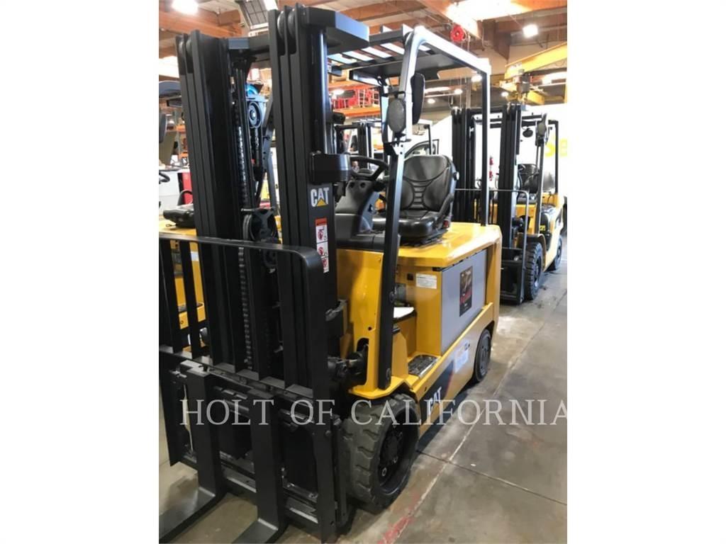 CAT MITSUBISHI EC30N3 شاحنات ذات رافعات شوكية تعمل بالكهرباء