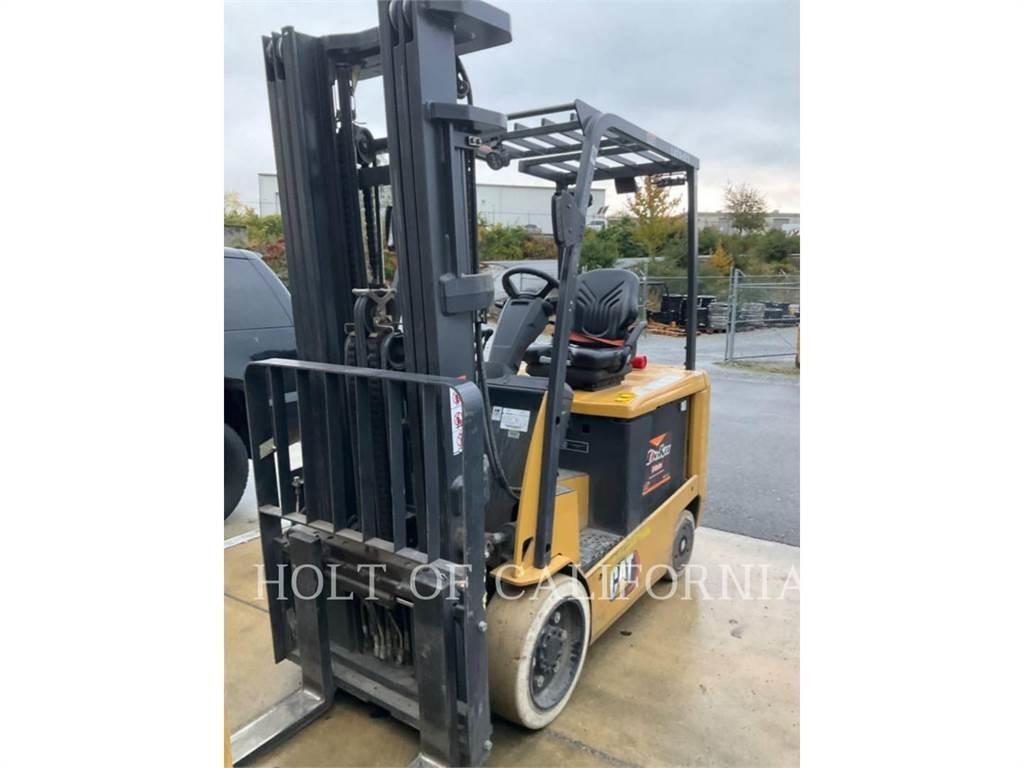 CAT MITSUBISHI EC30N3 شاحنات ذات رافعات شوكية تعمل بالكهرباء