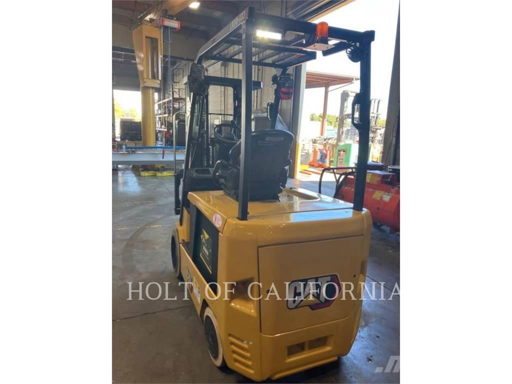 CAT MITSUBISHI EC30N3 شاحنات ذات رافعات شوكية تعمل بالكهرباء
