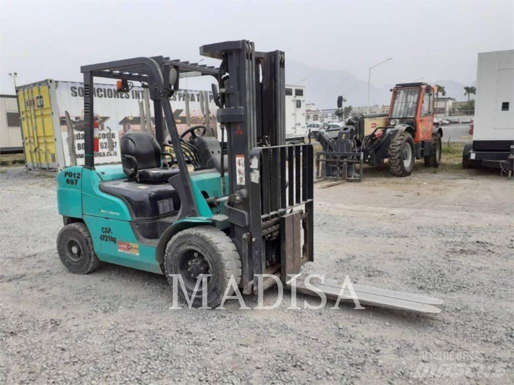 CAT MITSUBISHI FD30NM5 شاحنات ذات رافعات شوكية - أخرى