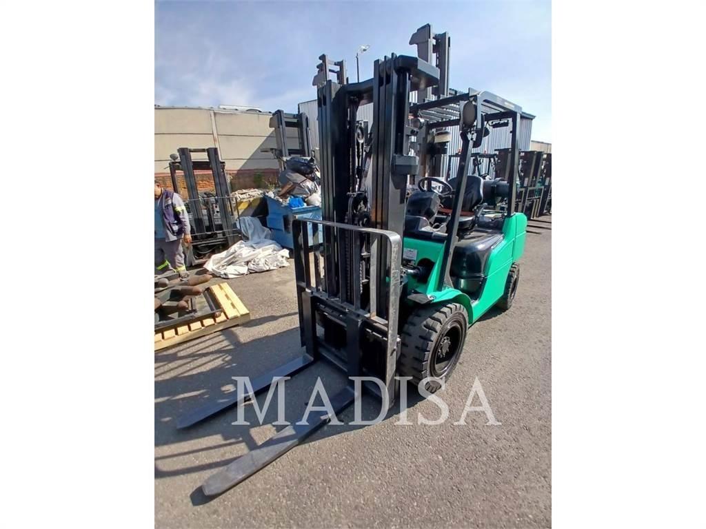 CAT MITSUBISHI FG30N-LP شاحنات ذات رافعات شوكية - أخرى