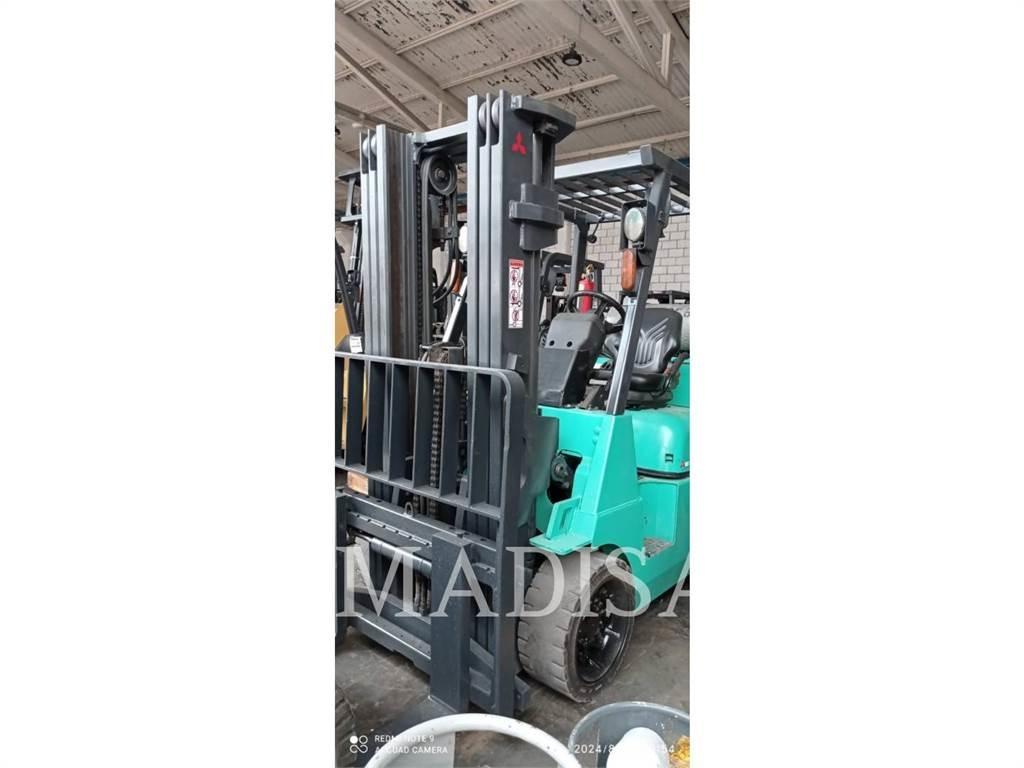 CAT MITSUBISHI FGC40K شاحنات ذات رافعات شوكية - أخرى