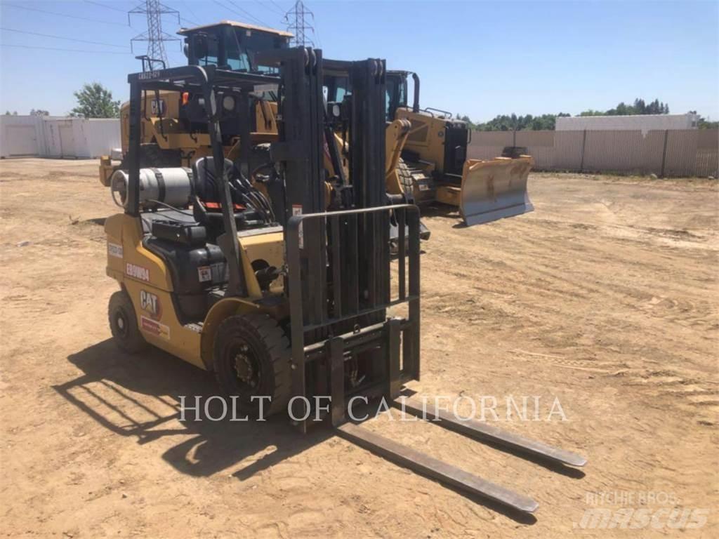 CAT MITSUBISHI GP25N5 شاحنات ذات رافعات شوكية - أخرى