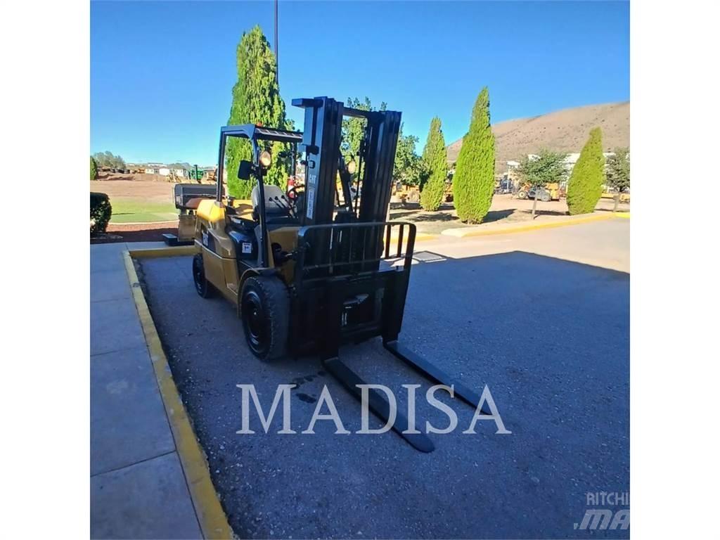 CAT MITSUBISHI PD11000 شاحنات الديزل