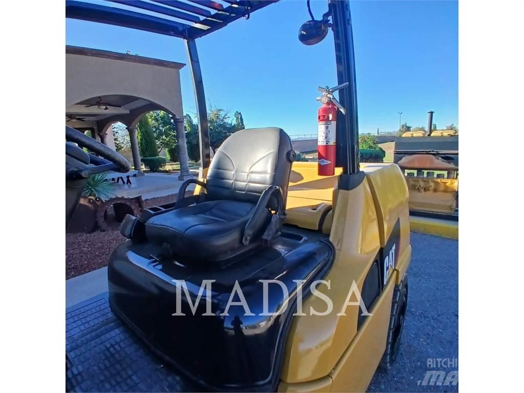 CAT MITSUBISHI PD11000 شاحنات الديزل