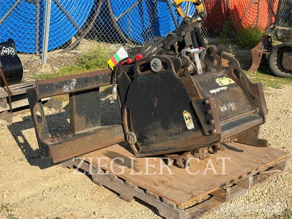 CAT PC205 لوادر انزلاقية التوجيه
