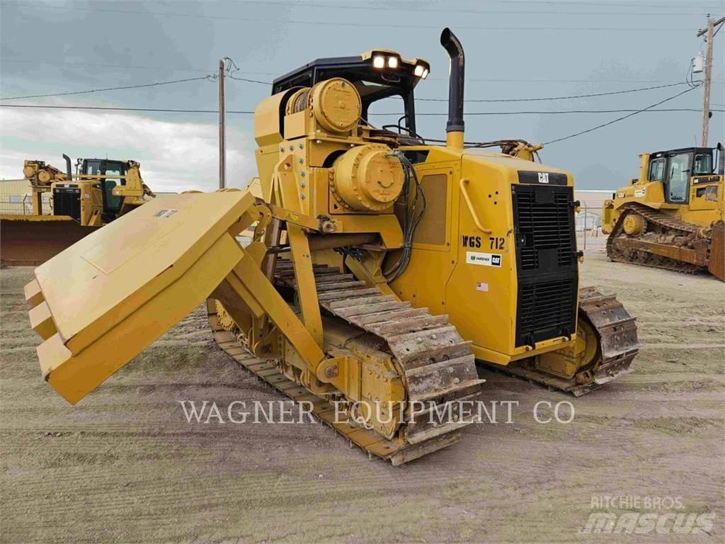 CAT PL61 رافعات مد أنابيب