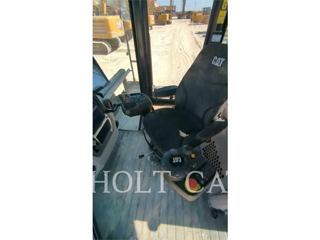 CAT RM400 معدات إعادة تدوير الأسفلت