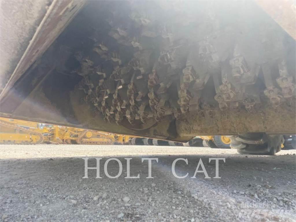 CAT RM400 CAB لوادر بعجل