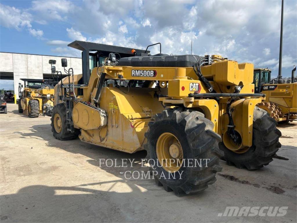 CAT RM500B معدات السفلتة