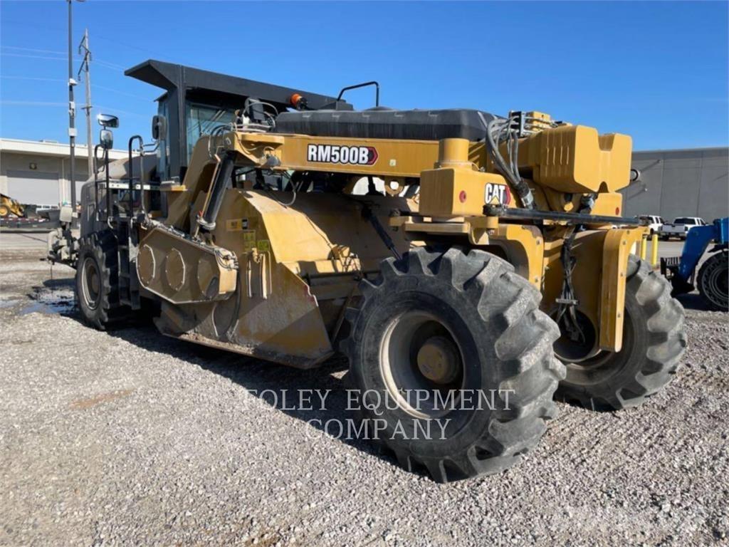 CAT RM500B معدات السفلتة