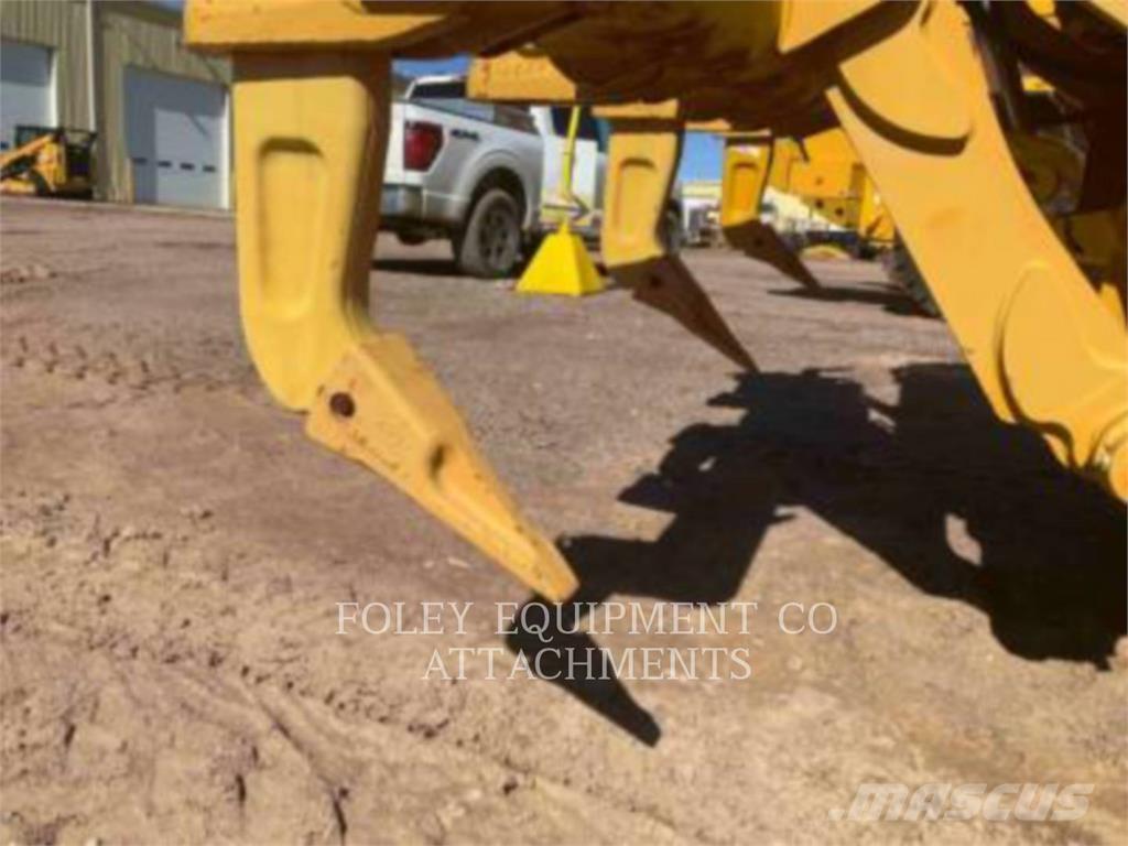 CAT RR120M2 معدات تمهيد الطرق