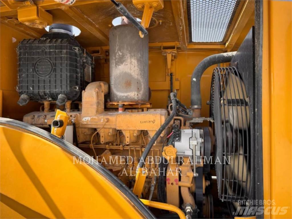 CAT SEM660D لوادر بعجل