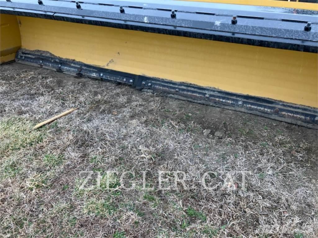 CAT STRAIT SNOW PUSHER قاذفات الجليد