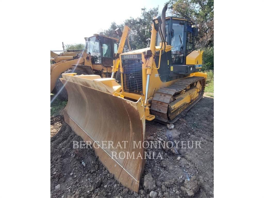 CAT TD-15M بلدوزرات مجنزرة