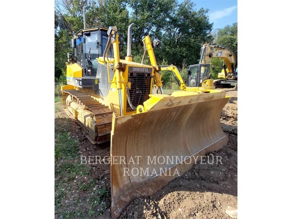 CAT TD-15M بلدوزرات مجنزرة