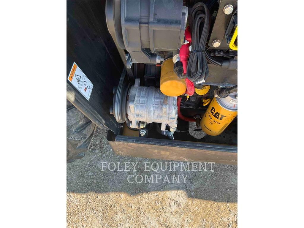 CAT TH255CC مناولات متداخلة