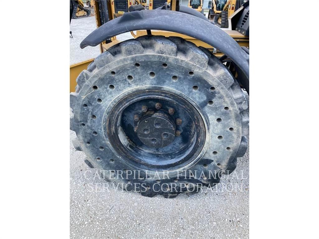 CAT TL1055C مناولات متداخلة