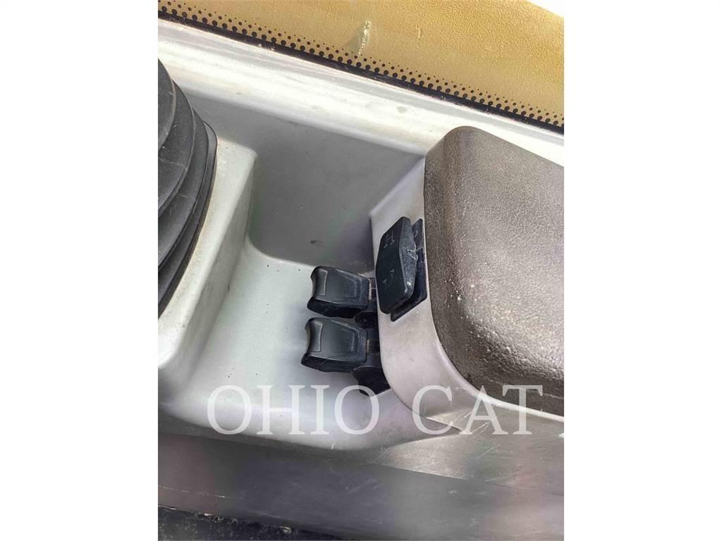 CAT TL1055D مناولات متداخلة