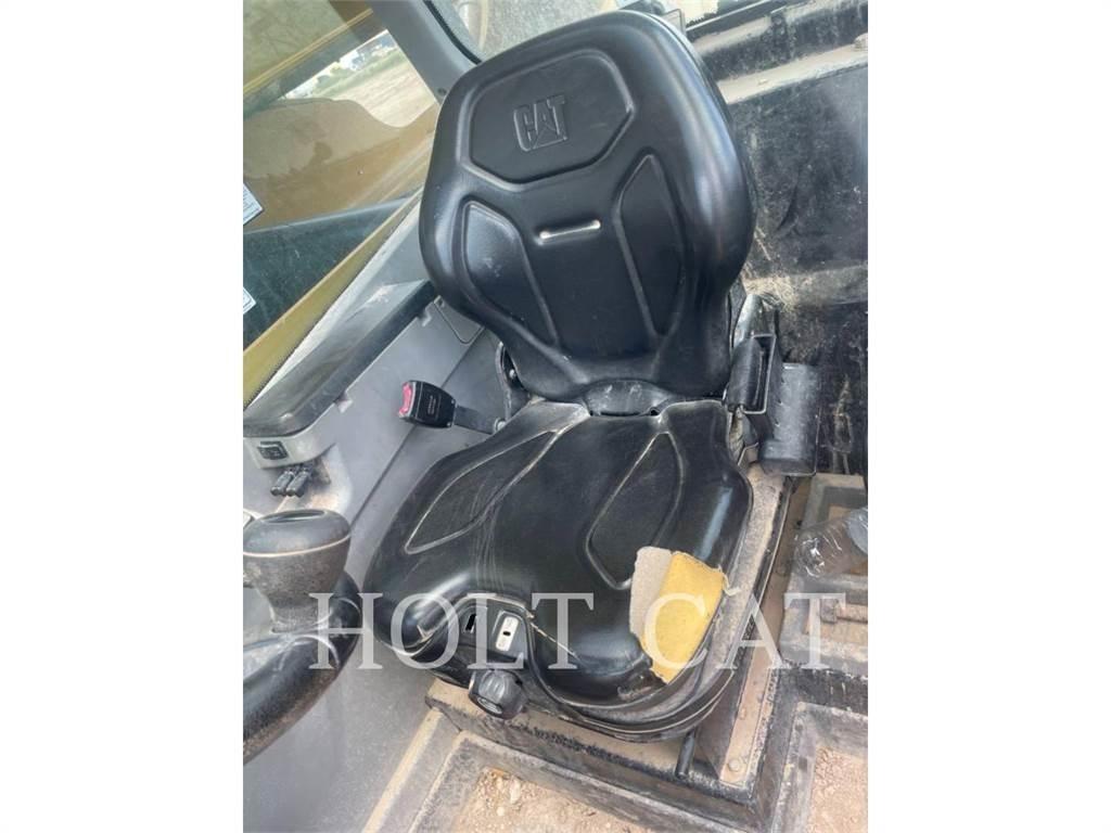 CAT TL1055D مناولات متداخلة