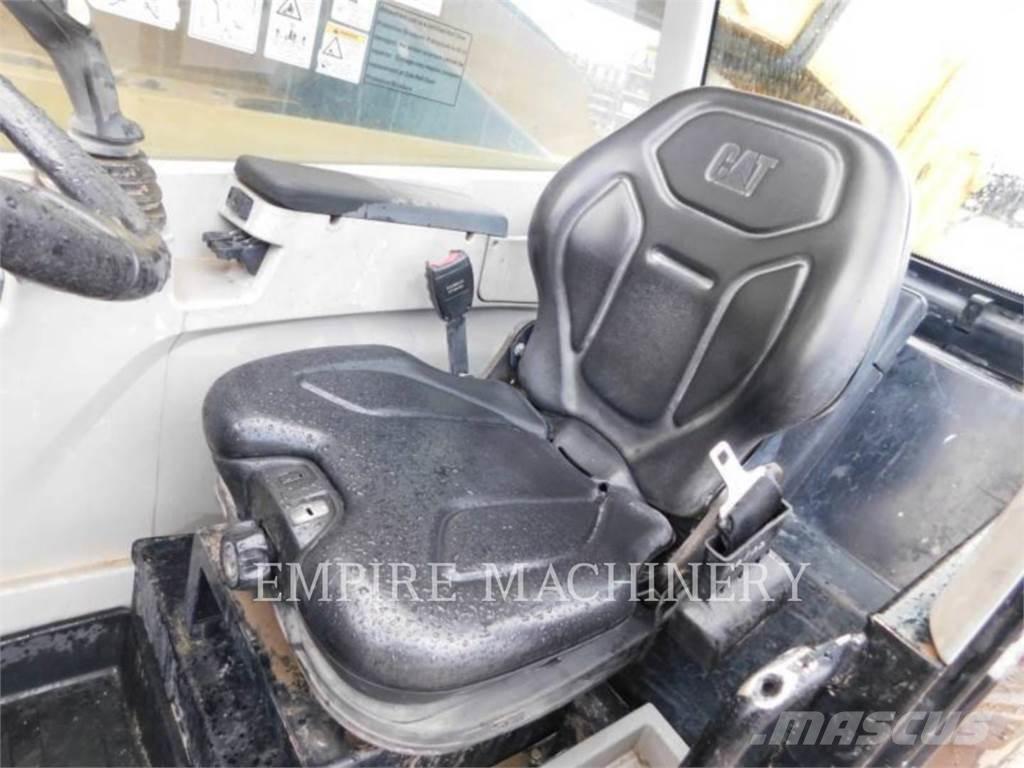 CAT TL1055D مناولات متداخلة