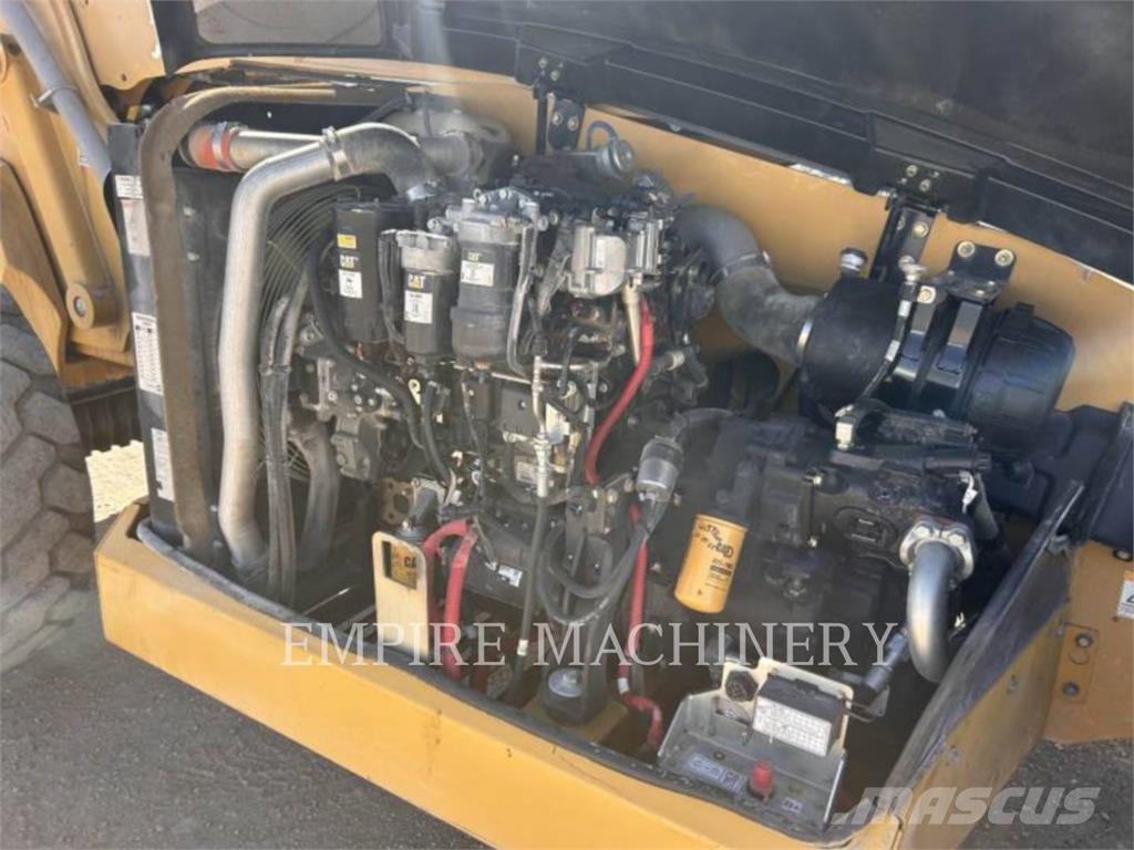 CAT TL1055D مناولات متداخلة