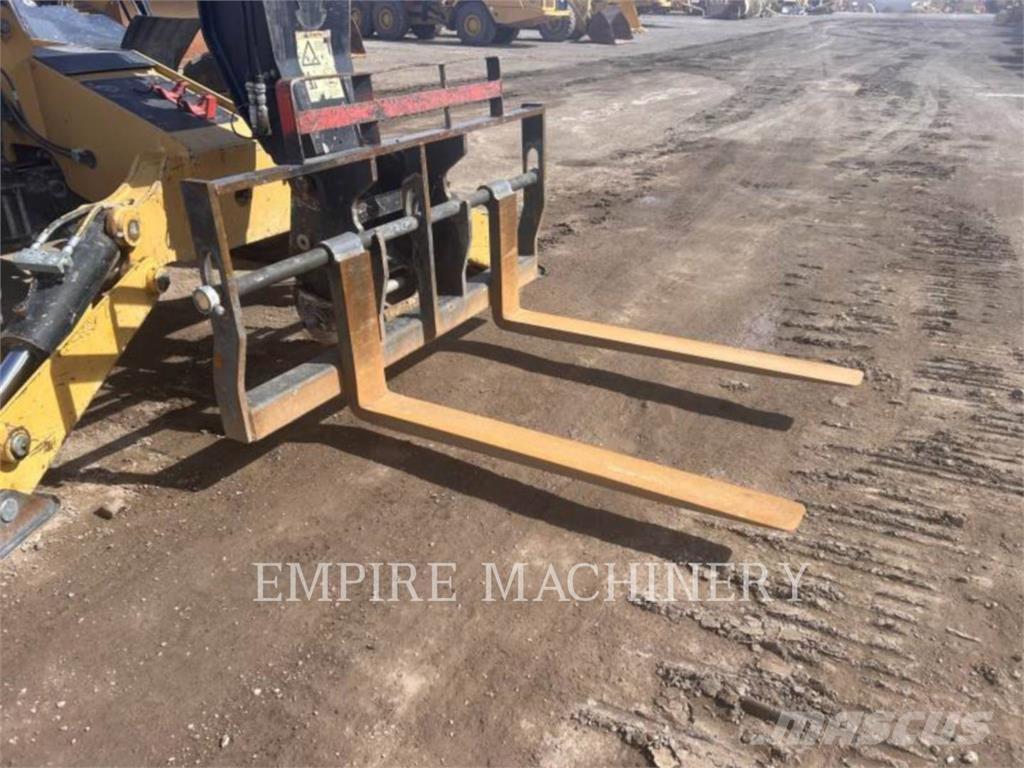 CAT TL1055D مناولات متداخلة